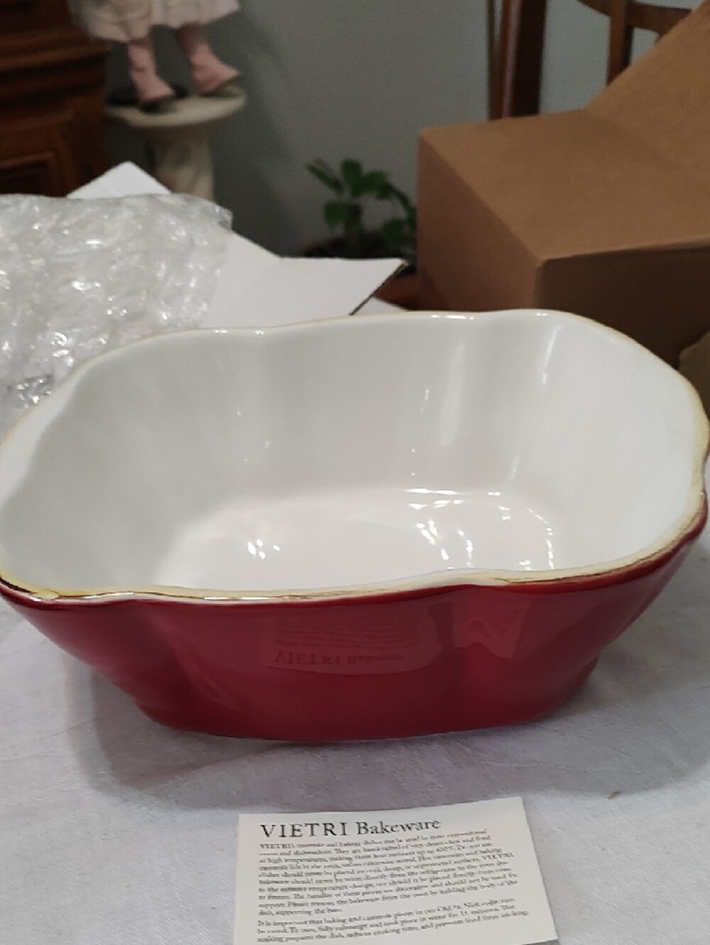 Vietri Glossy Red Ceramic Lidded Baker - Picture 3 of 8